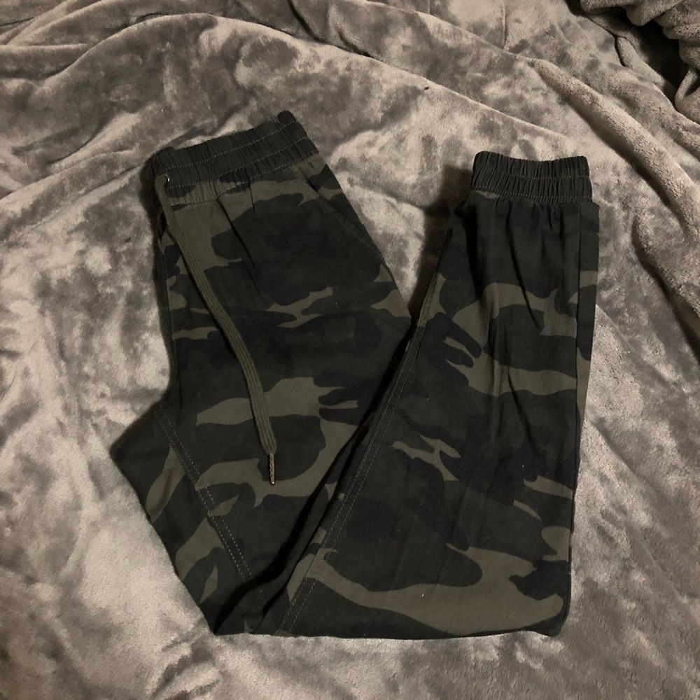 M BY MENDOCINO camp print pants